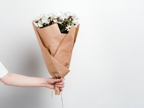 6 Momen Terbaik Untuk Menghadiahkan Buket Bunga Kepada Orang Tersayang